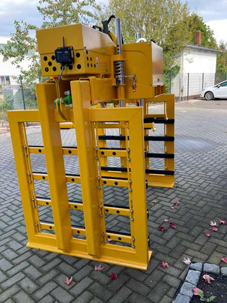 sleeper handling for bundles of railway sleepers (44) Autonomous and radio controlled up to 6T