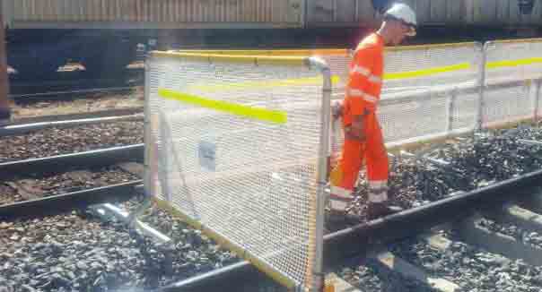 barrière entrevoie gare SNCF modane