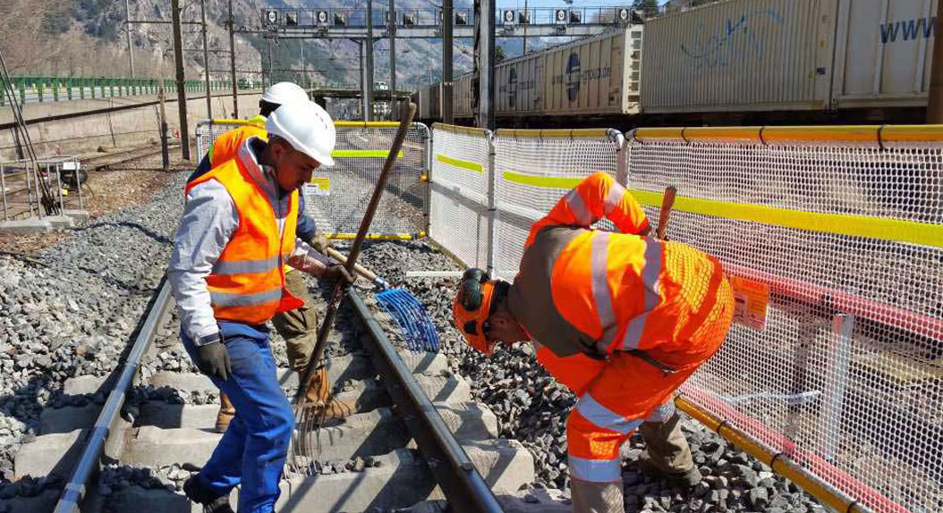 sécurisation chantier ferroviaire maintenance balast gare de modane